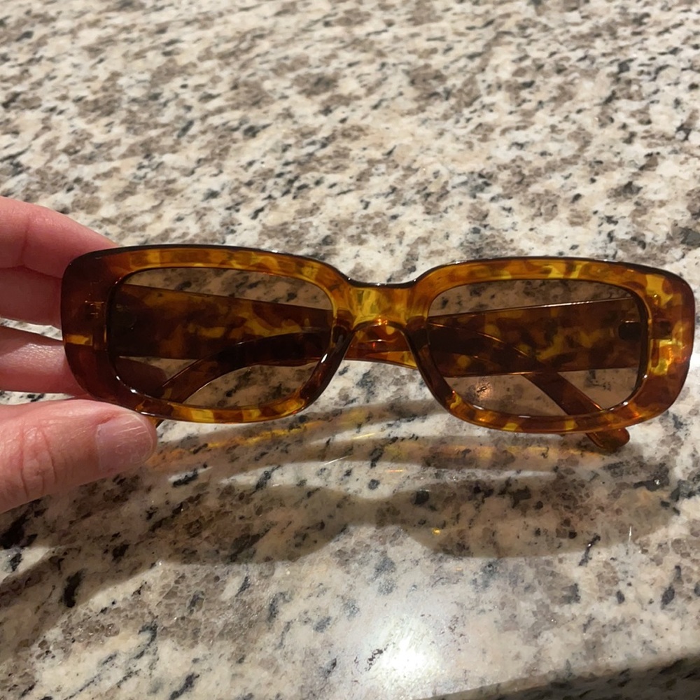 Square sunglasses - Picture 2 of 3